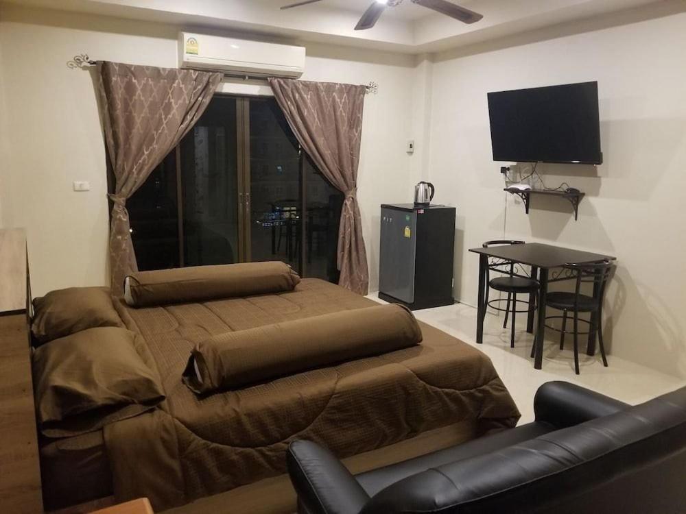 The Main Event Pattaya Bed & Breakfast エクステリア 写真